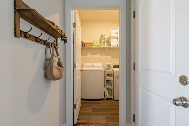 Laundry room with washer and dryer at 4905 Trail Ridge Ct, Nashville, TN 37207