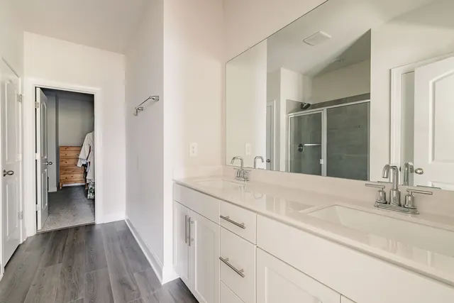 Primary bathroom with double vanity at 4905 Trail Ridge Ct, Nashville, TN 37207