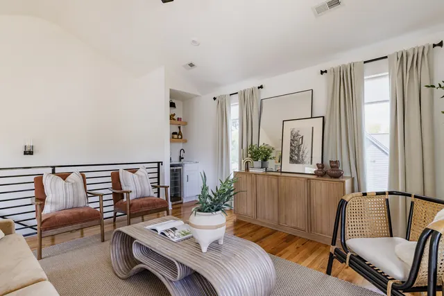 Bonus room with wet bar