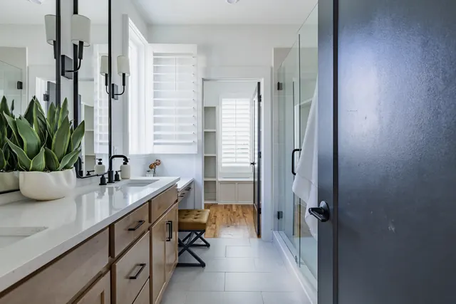 Primary bathroom with walk-in shower at 505 Croley Dr, Nashville, TN 37209