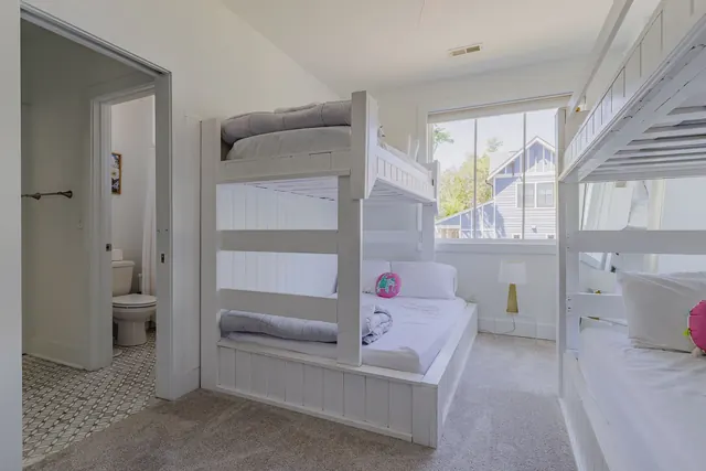 Bedroom with built-in bunk beds at 603 S 20th St, Nashville, TN 37206